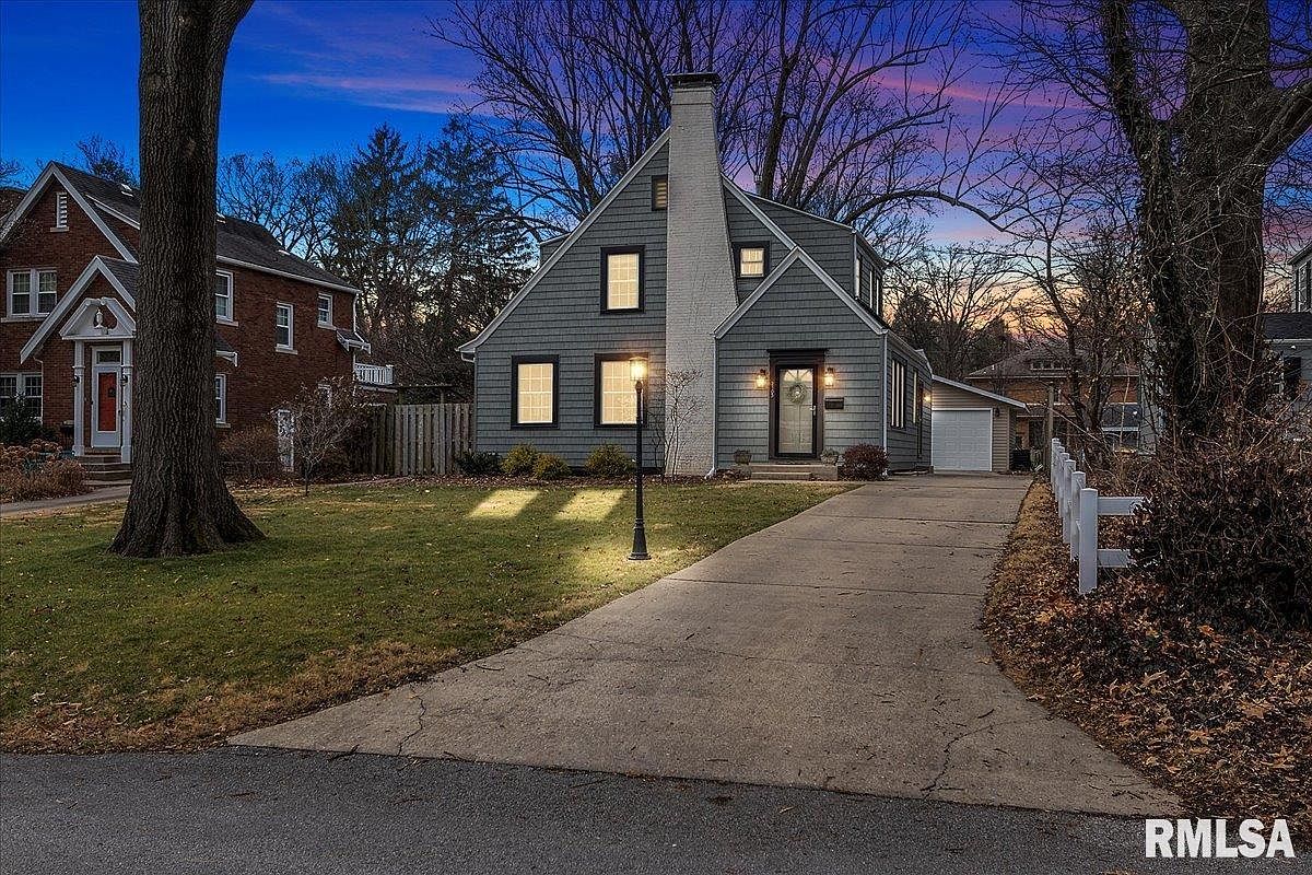 2105 Bates Ave, Springfield, IL 62704 Zillow