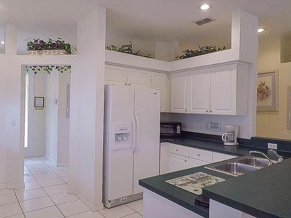5th image of 2927 Sunset Vista Blvd