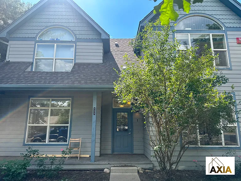 2222 Walnut St #1 — Photo 1
