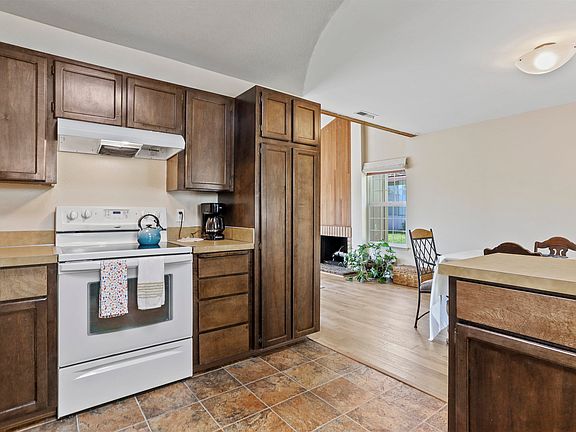 5th image of 377 Driftwood Ct