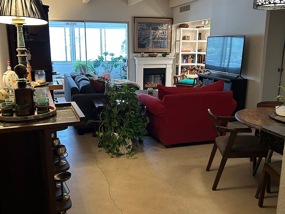 1st image of 551 N Pearl St APT 209