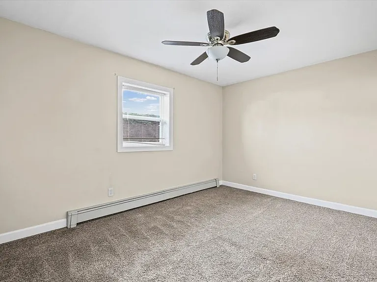 321 Riley Dr — Photo 14