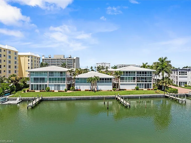 1910 Gulf Shore Blvd N #107 — Photo 37