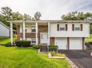 2004 Fawcett Ave, White Oak, PA 15131