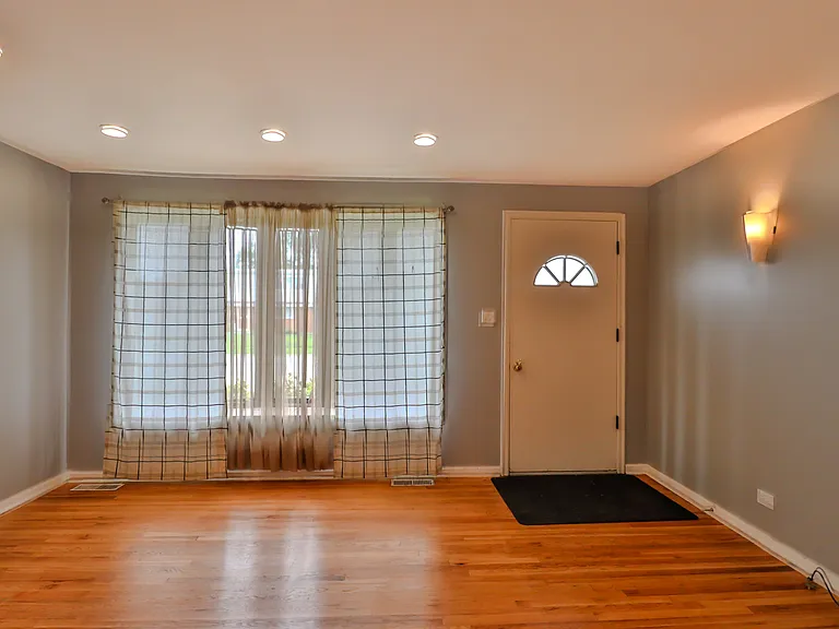 7119 Stanford Dr — Photo 10