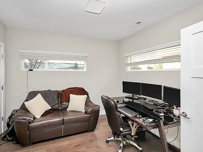 542 Sedgefield Park Dr — Photo 7