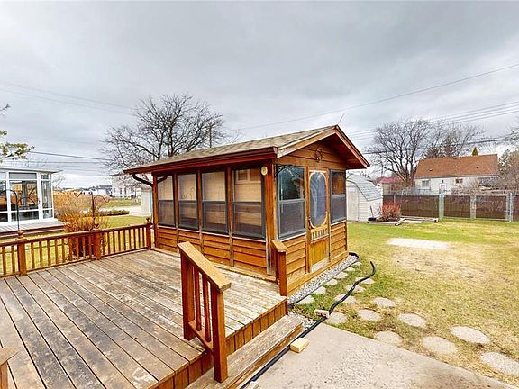 2nd image of 727 Vaughan Ave