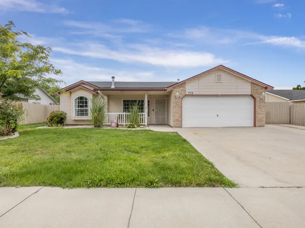 712 W White Fang St, Kuna, ID 83634