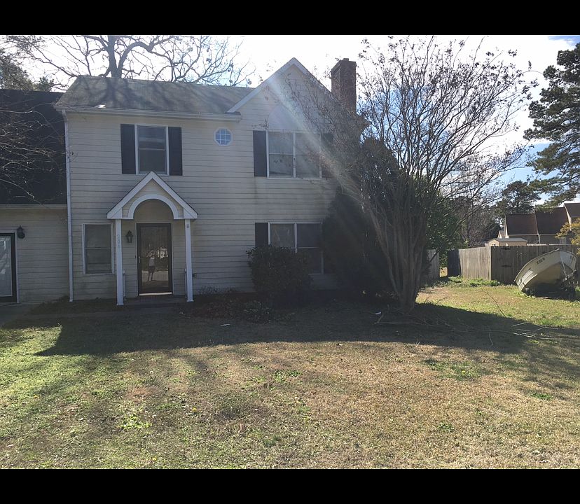2nd image of 204 S Carlisle Ct