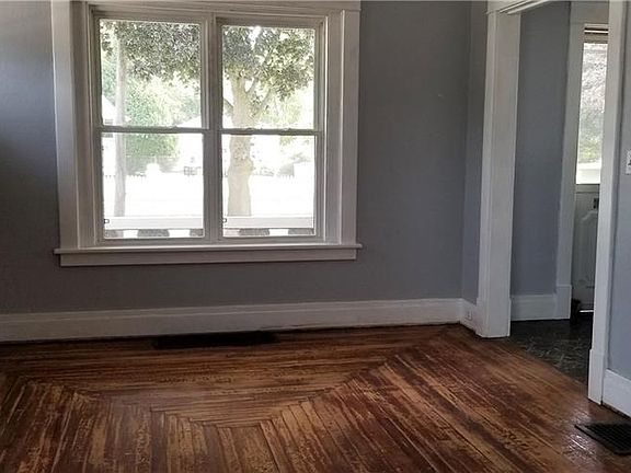 5th image of 169 Lake Ave