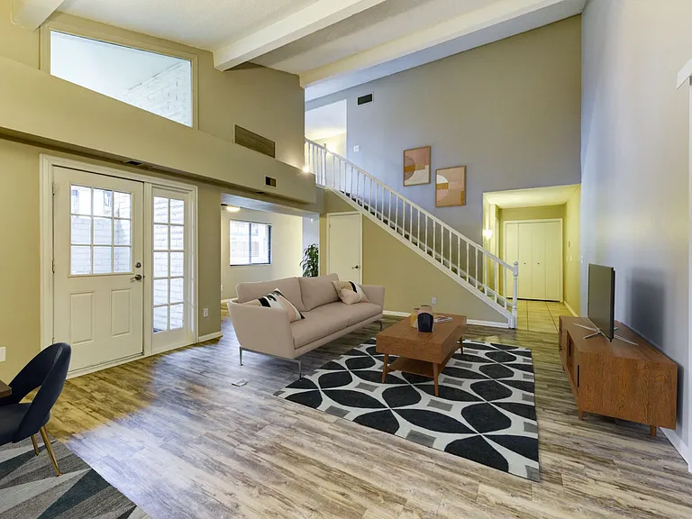 Henley and Remy Apartments — Photo 13
