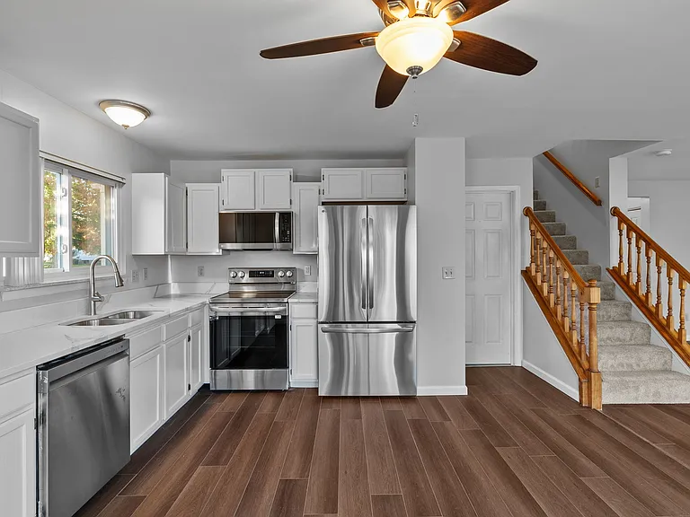 2 Coachman Ct — Photo 11