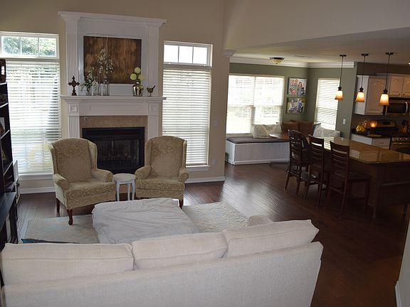 3rd image of 4969 W Chimon Way