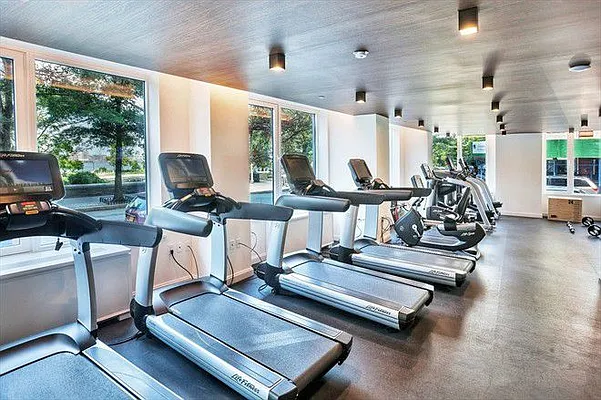 Sold by Level Group | media 18