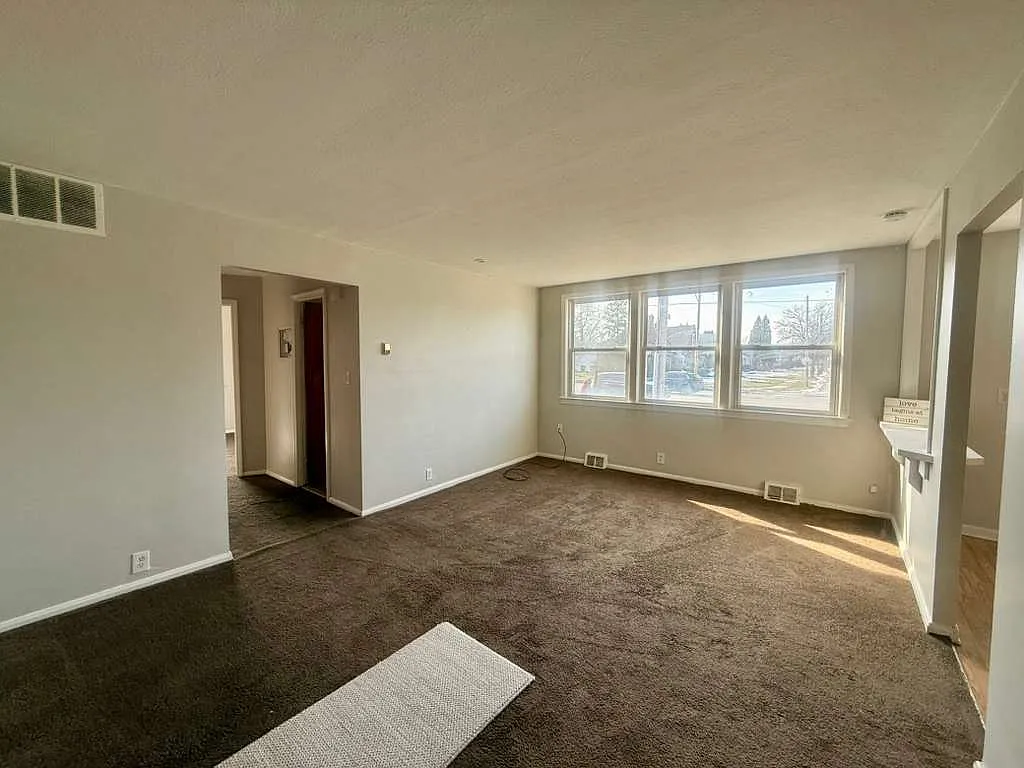 2 bed, 700 sqft, $1,080 — Photo 2
