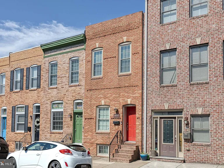 908 S Linwood Ave — Photo 2