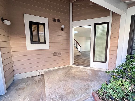 5th image of 2002 Silver Hawk Dr Unit 4