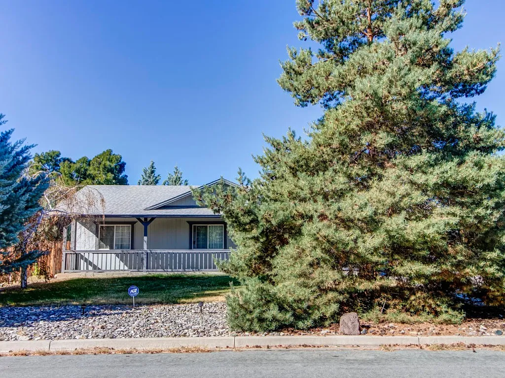 140 Carlene Dr photo 1