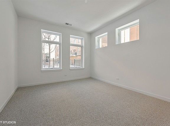 5th image of 1632 S Prairie Ave #51K