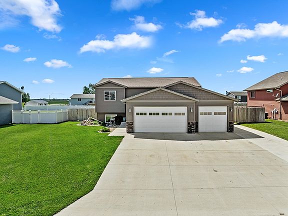 4th image of 322 6th Ave SW