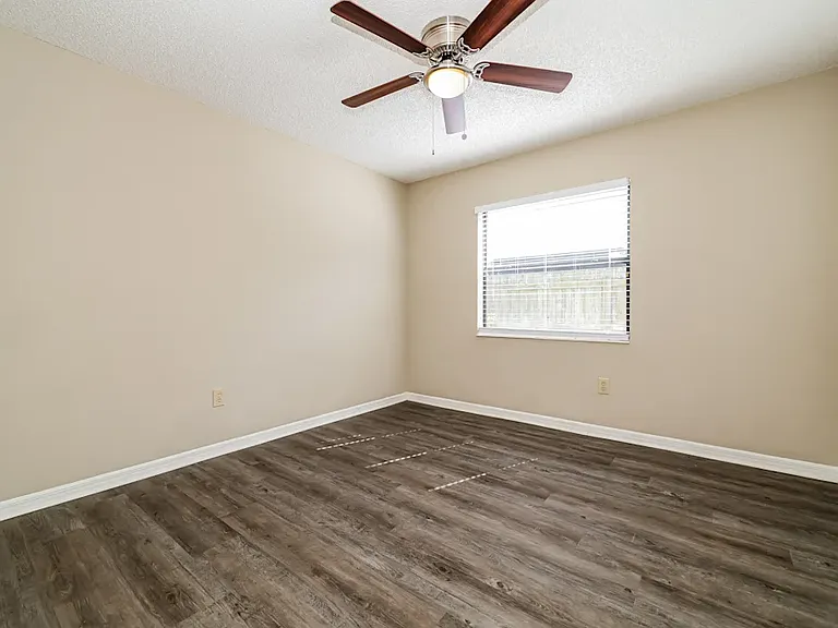 1510 Storington Ave — Photo 3