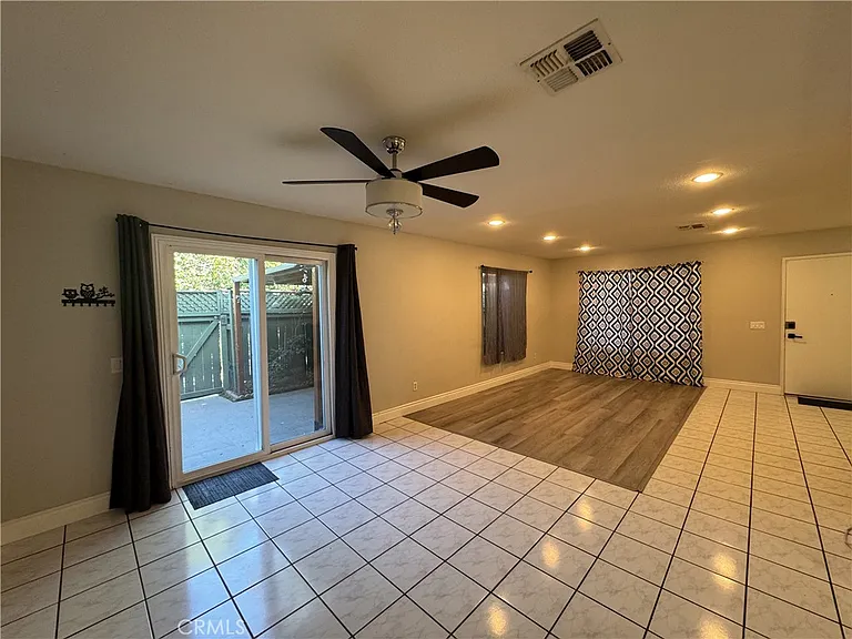 10187 Indian Summer Dr #A — Photo 4