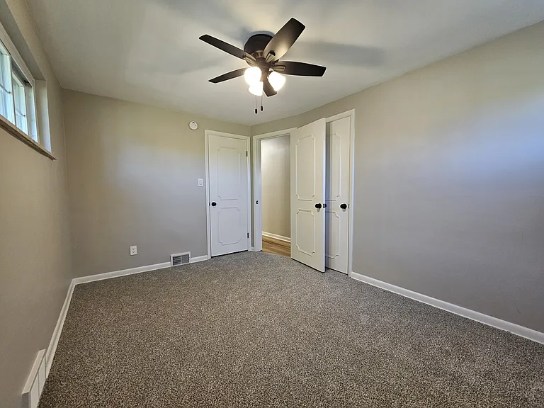 236 McCartney Dr — Photo 46