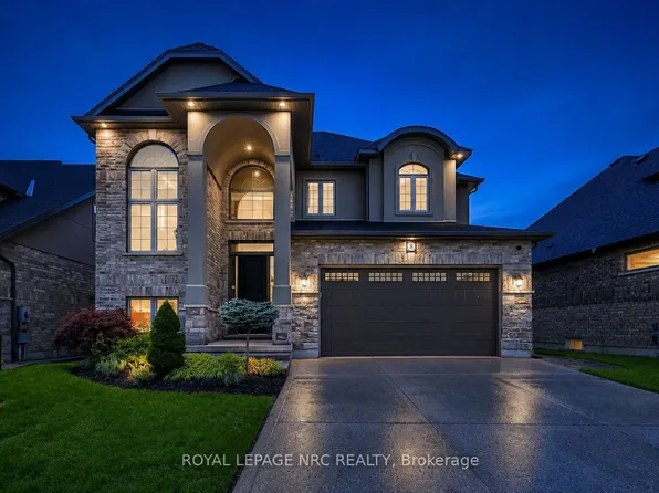 8 Tuscany Ct, Saint Catharines, ON L2S 0E2