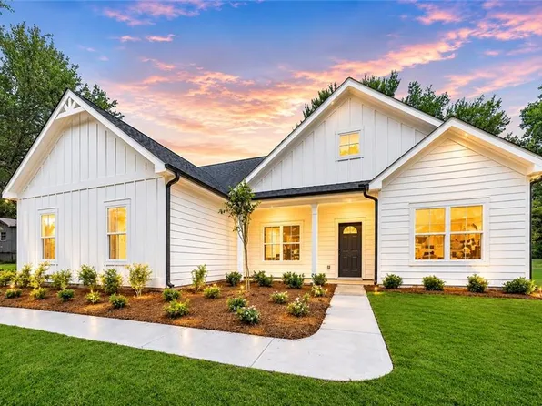 151 Bruce Rd, Dawsonville, GA 30534