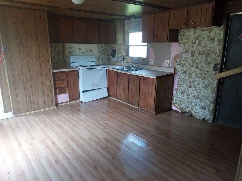 1st image of 1067 County Road 467 #121