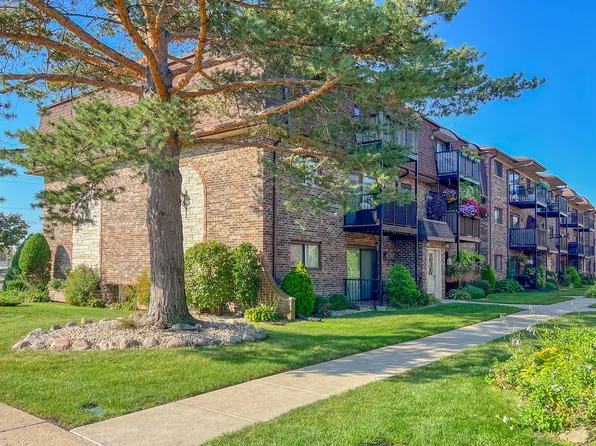 7604 W Lawrence Ave Unit 1B, Harwood Heights, IL 60706