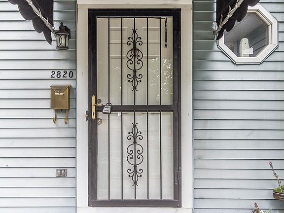 4th image of 2820 Woodview Dr