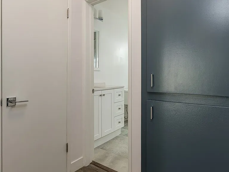 Pine Crest Apartments — Photo 32