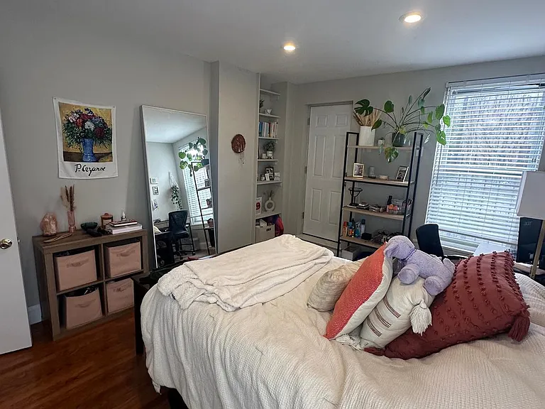 309 S 12th St #2R — Photo 11