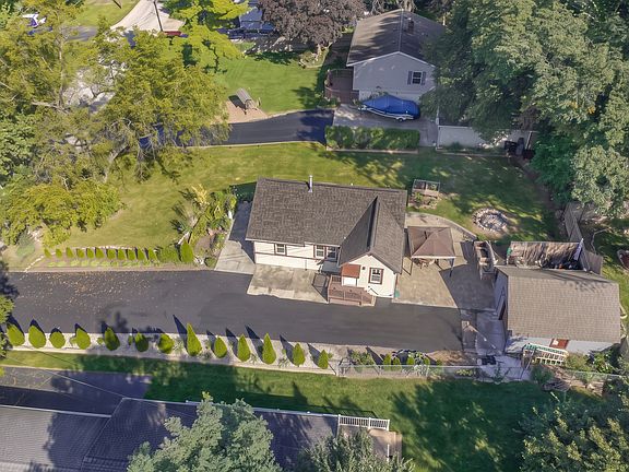 3rd image of 37 S Hickory Ave