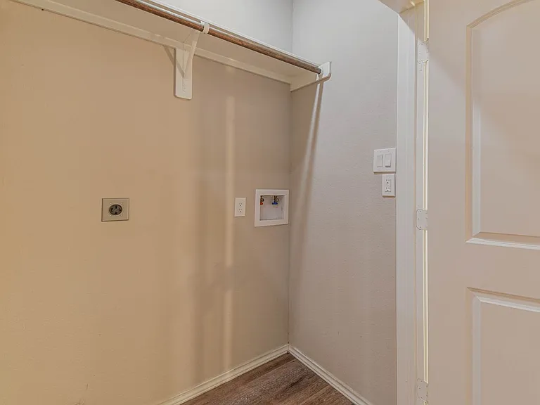 15627 Sycamore Dr — Photo 18