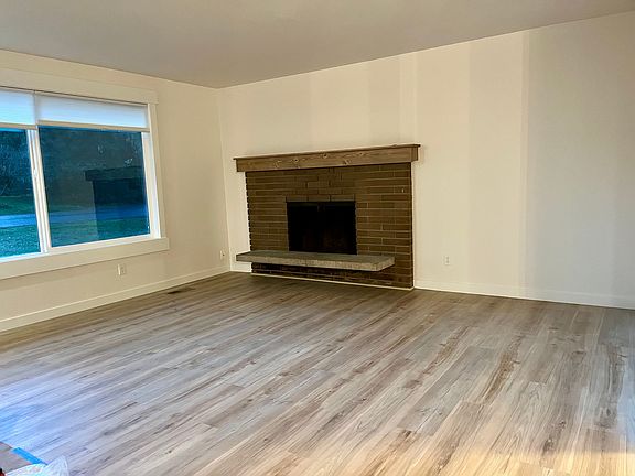 2nd image of 713 106th Avenue Ct E Unit 713