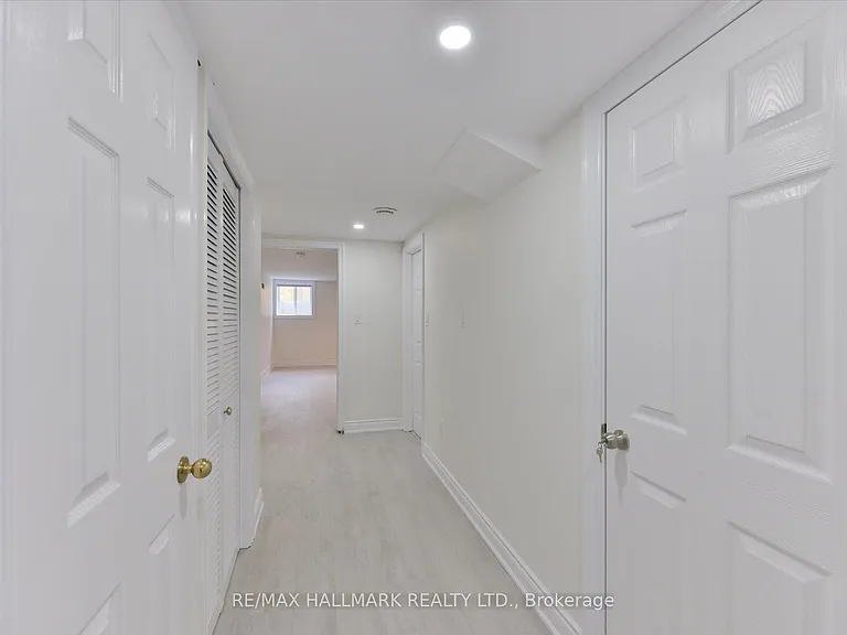 13918 Leslie St E — Photo 30