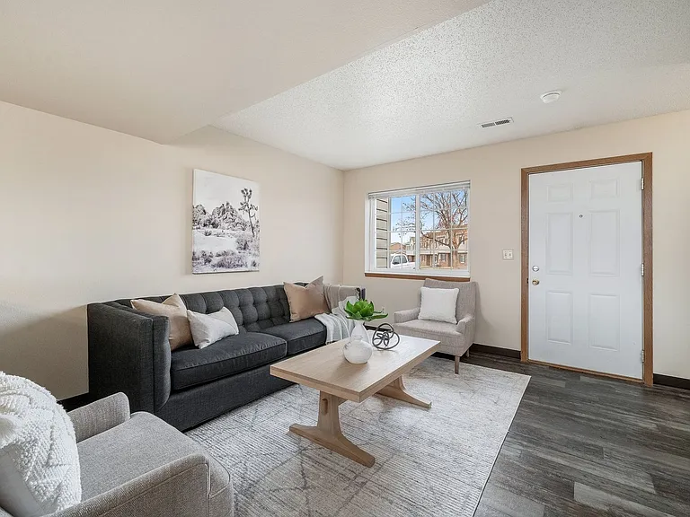 Eastpointe Townhomes — Photo 22
