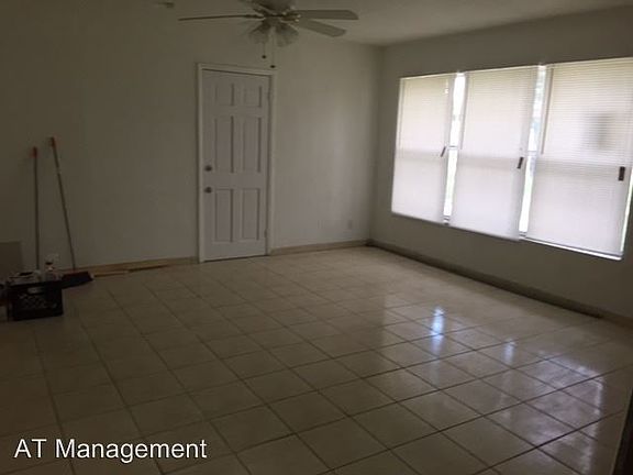 4th image of 1523 NW 9th Ave