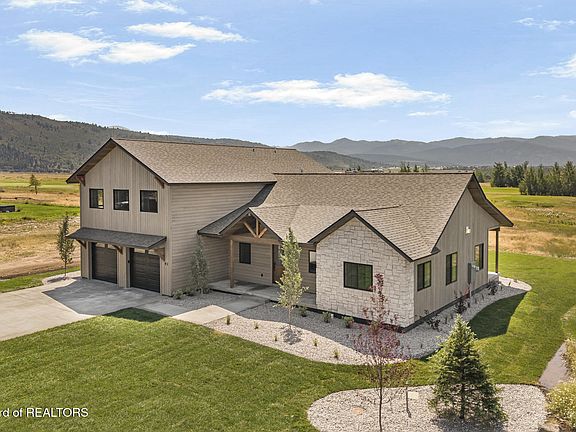 2nd image of 91 Desert Fox Ln