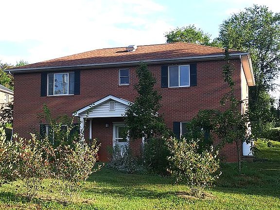2nd image of 315 Lowland St SE