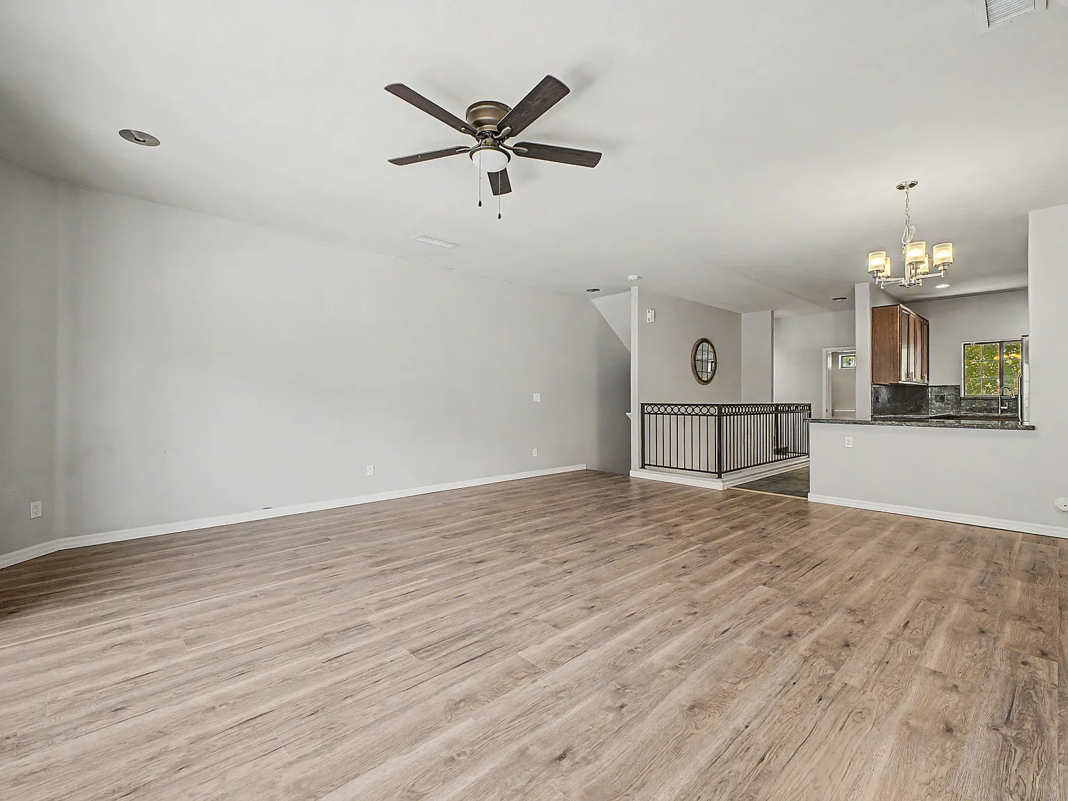 3434 E Avalon Dr — Photo 4