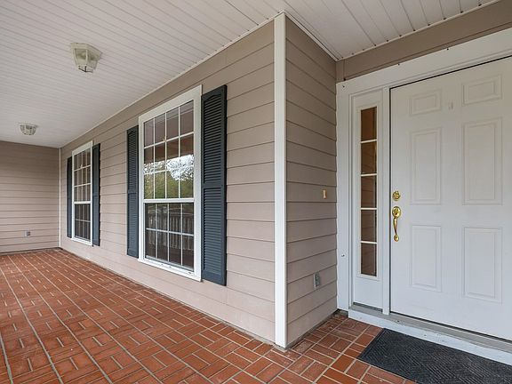 3rd image of 37 Cardinal Ct