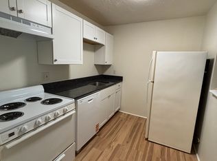 707 Bedford St APT 10, Abington, MA 02351