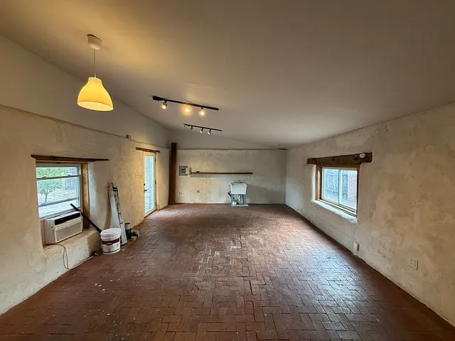 645 1/2 W San Francisco St #D — Photo 18