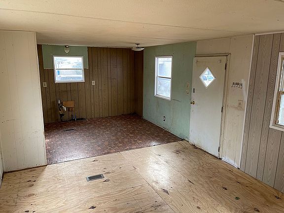 4th image of 1660 E Main St Lot 84