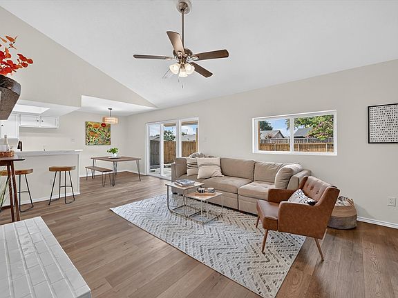 5th image of 1802 Rainbow Dr
