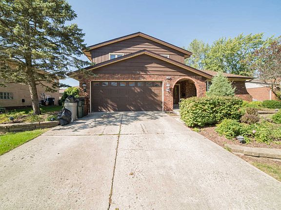 3rd image of 15400 Orchard Ln