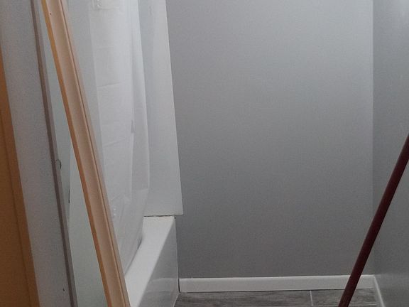 2nd image of 3268 Duffy St